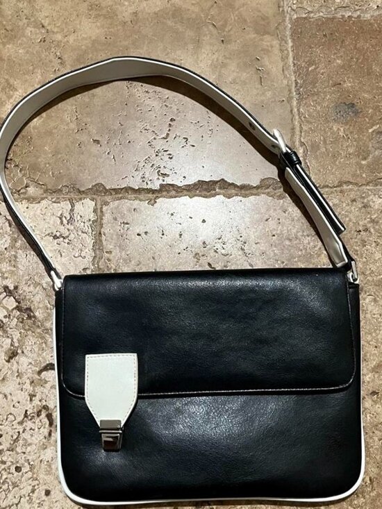 American Vintage Handbags - Y2K Black and White Contrast Shoulder Bag